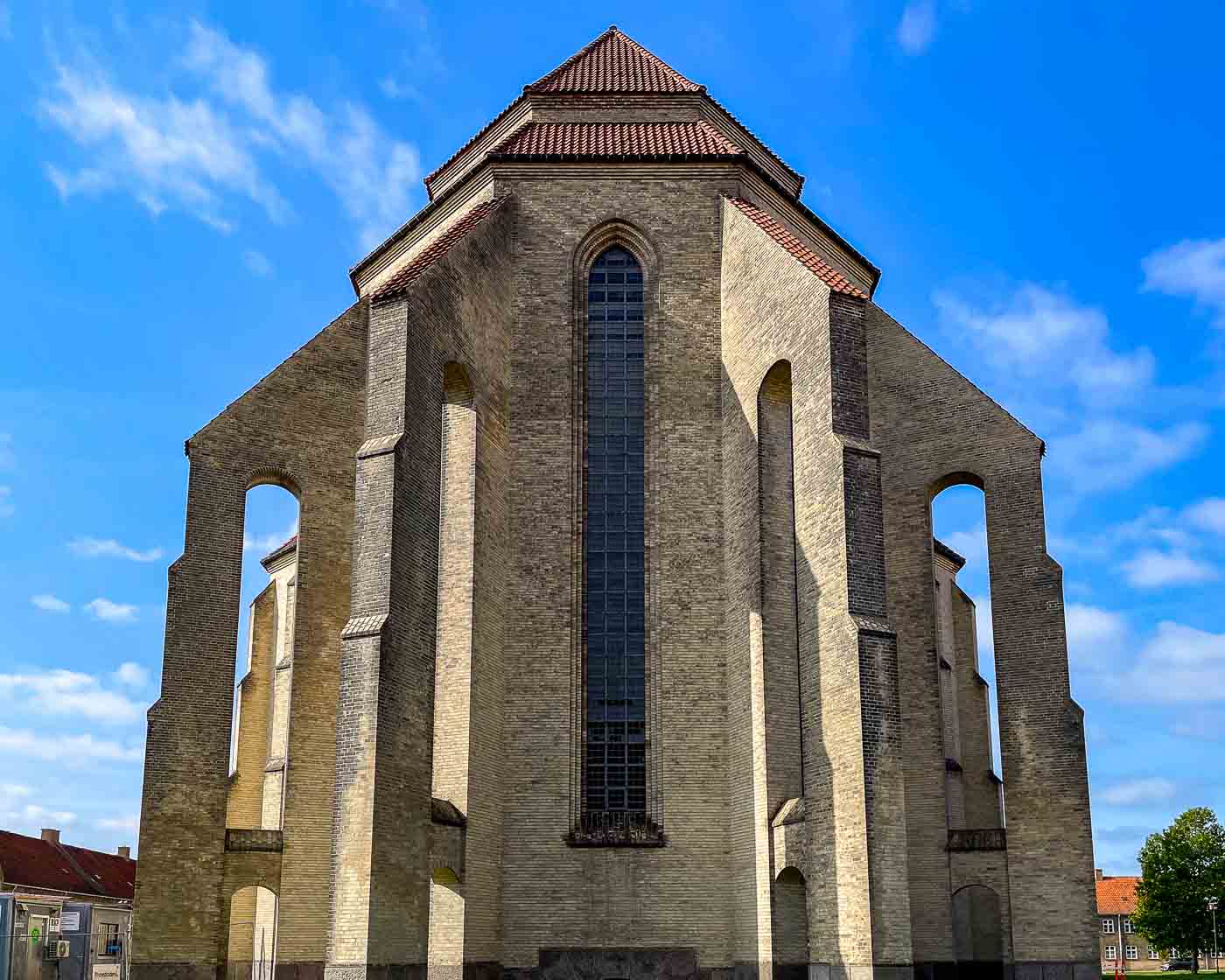 Copenhagen is celebrated for its design, history, and vibrant culture. While there are iconic spots that often top travel lists, a lesser-known yet profoundly impressive structure awaits discovery in the Bispebjerg district: Grundtvig's Church, known in Danish as Grundtvigs Kirke.