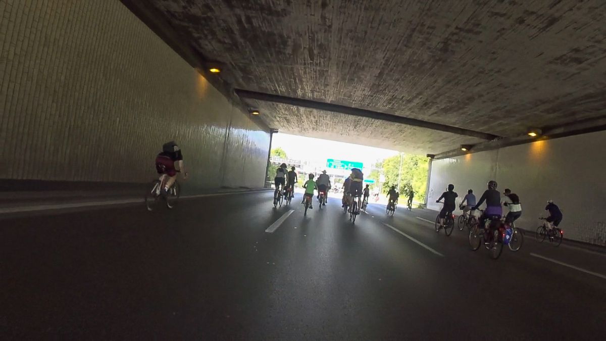 What makes the Sternfahrt Berlin truly unique is the rare opportunity to cycle on roads normally reserved exclusively for cars. For one incredible day, major arterial roads, as well as sections of the A100 city motorway and the A115, are closed to motorized traffic. This allows cyclists to experience Berlin from an entirely new perspective, gliding along wide, open asphalt that is usually humming with high-speed vehicles. The feeling is more than liberating, a glimpse into what a more cycle-friendly urban future could feel like. Something that I see happening in Paris and that still missing in the political sphere in Berlin.