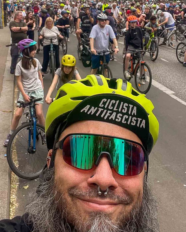 What makes the Sternfahrt Berlin truly unique is the rare opportunity to cycle on roads normally reserved exclusively for cars. For one incredible day, major arterial roads, as well as sections of the A100 city motorway and the A115, are closed to motorized traffic. This allows cyclists to experience Berlin from an entirely new perspective, gliding along wide, open asphalt that is usually humming with high-speed vehicles. The feeling is more than liberating, a glimpse into what a more cycle-friendly urban future could feel like. Something that I see happening in Paris and that still missing in the political sphere in Berlin.
