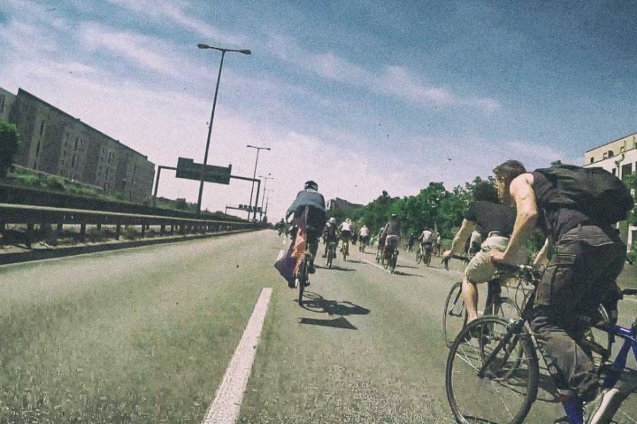 What makes the Sternfahrt Berlin truly unique is the rare opportunity to cycle on roads normally reserved exclusively for cars. For one incredible day, major arterial roads, as well as sections of the A100 city motorway and the A115, are closed to motorized traffic. This allows cyclists to experience Berlin from an entirely new perspective, gliding along wide, open asphalt that is usually humming with high-speed vehicles. The feeling is more than liberating, a glimpse into what a more cycle-friendly urban future could feel like. Something that I see happening in Paris and that still missing in the political sphere in Berlin.