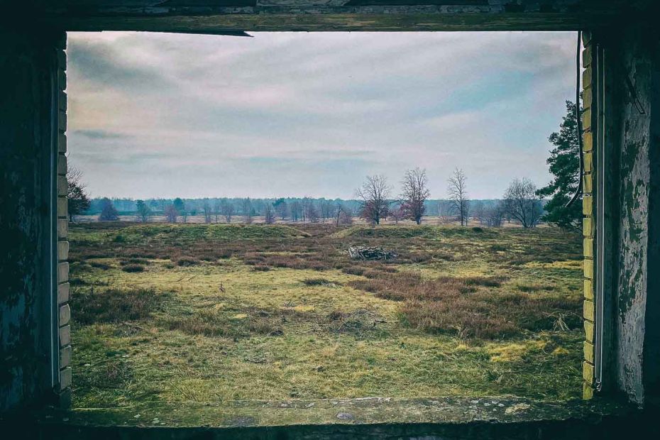 Just a short train ride from the booming city of Berlin lies a vast, quiet landscape with a storied past—the Döberitz Heide. What was once one of Germany’s most prestigious military training grounds is now a massive nature park. But if you look closely, leftovers of its dramatic history still peek through the forest foliage. For urban explorers, history buffs, and nature lovers alike, the Döberitz Heide bunkers and their surroundings offer a fascinating glimpse into an almost forgotten era.