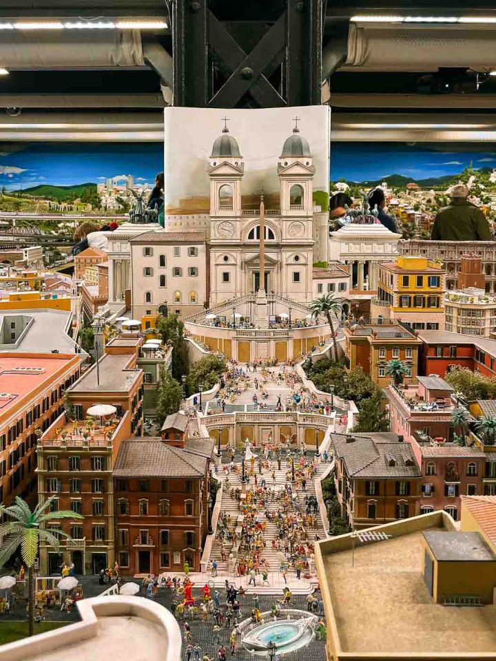 One may not immediately think of Hamburg, a city known for its popular port, storied Speicherstadt, and delicious cuisine, as the location of elaborate model railways. Yet, tucked away in this bustling German metropolis lies a truly outstanding attraction: the Miniatur Wunderland. More than just a model train exhibit, it's a complex, meticulously crafted miniature universe that captivates visitors of all ages, solidifying its place as one of Germany's most popular cultural attractions.