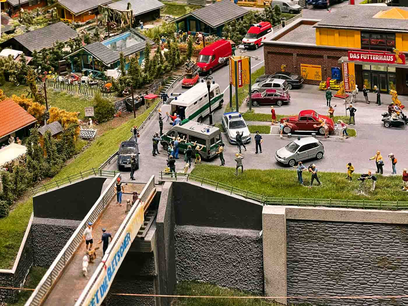 One may not immediately think of Hamburg, a city known for its popular port, storied Speicherstadt, and delicious cuisine, as the location of elaborate model railways. Yet, tucked away in this bustling German metropolis lies a truly outstanding attraction: the Miniatur Wunderland. More than just a model train exhibit, it's a complex, meticulously crafted miniature universe that captivates visitors of all ages, solidifying its place as one of Germany's most popular cultural attractions.