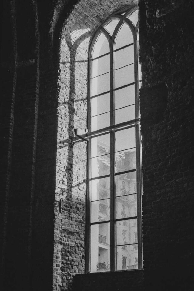 Ultimately, the Canon L-1 offers a rich, hands-on photographic experience. It’s a camera that encourages you to slow down and focus on the scenery, compose your shots carefully, and master the art of photography without relying on modern conveniences. It's an excellent choice for any travel photographer looking to add a touch of vintage charm to their kit while capturing stunning images on the go.