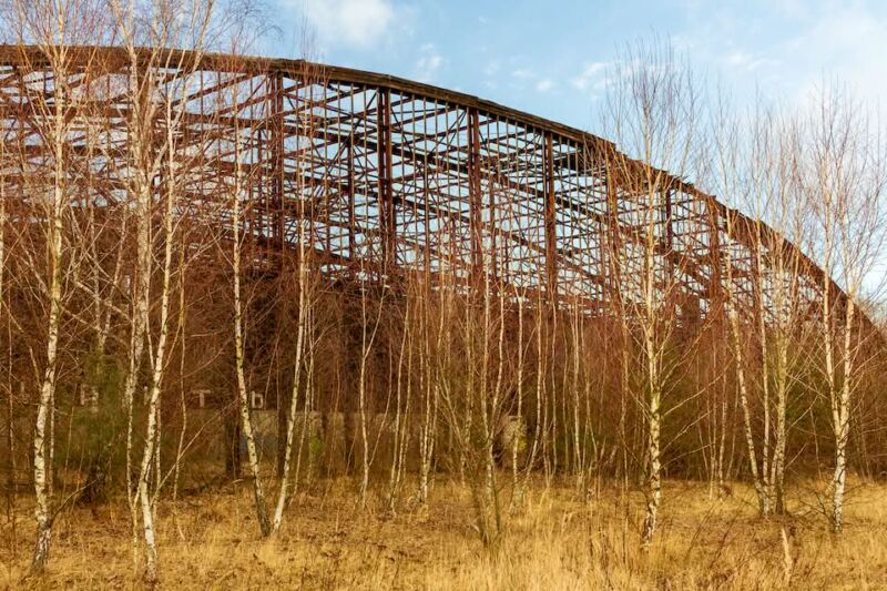 Berlin is a city with a weird tendency to discard airports. The city goes through them so fast that it’s hard to remember all of them. One of these airports was called Flugplatz Schönwalde, and here I will tell you about its history.