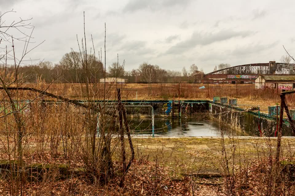 Berlin is a city with a weird tendency to discard airports. The city goes through them so fast that it’s hard to remember all of them. One of these airports was called Flugplatz Schönwalde, and here I will tell you about its history.