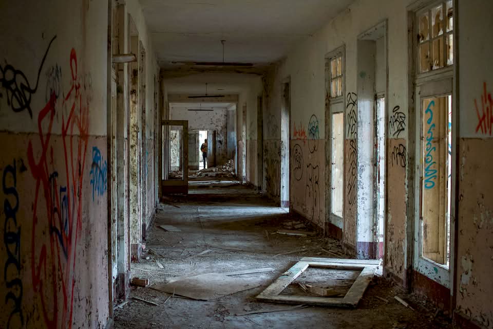 Berlin is a city with a weird tendency to discard airports. The city goes through them so fast that it’s hard to remember all of them. One of these airports was called Flugplatz Schönwalde, and here I will tell you about its history.