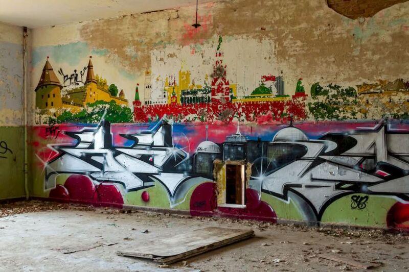 Berlin is a city with a weird tendency to discard airports. The city goes through them so fast that it’s hard to remember all of them. One of these airports was called Flugplatz Schönwalde, and here I will tell you about its history.