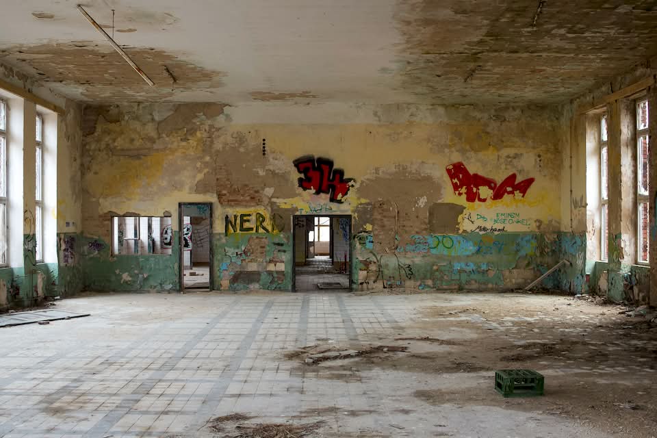 Berlin is a city with a weird tendency to discard airports. The city goes through them so fast that it’s hard to remember all of them. One of these airports was called Flugplatz Schönwalde, and here I will tell you about its history.