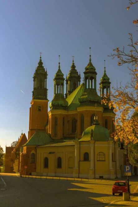 Since I already mentioned a church in Ostrów Tumski, I have to say that the Basilica of St. Peter and St. Paul is one of the oldest churches in Poland. And here is where you are going to find the final resting place of the first Polish rulers: Mieszko I and Bolesław I the Brave.