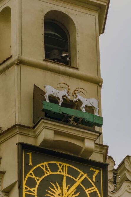 Surrounded by brightly colored historical townhouses, the Old Market Square in Poznan is easily one of the most beautiful I have seen in my trips around Europe. It’s the perfect place to take what will be your best pictures in the city. But the real show happens around lunchtime, every day at noon.