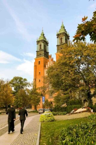 Surrounded by brightly colored historical townhouses, the Old Market Square in Poznan is easily one of the most beautiful I have seen in my trips around Europe. It’s the perfect place to take what will be your best pictures in the city. But the real show happens around lunchtime, every day at noon.