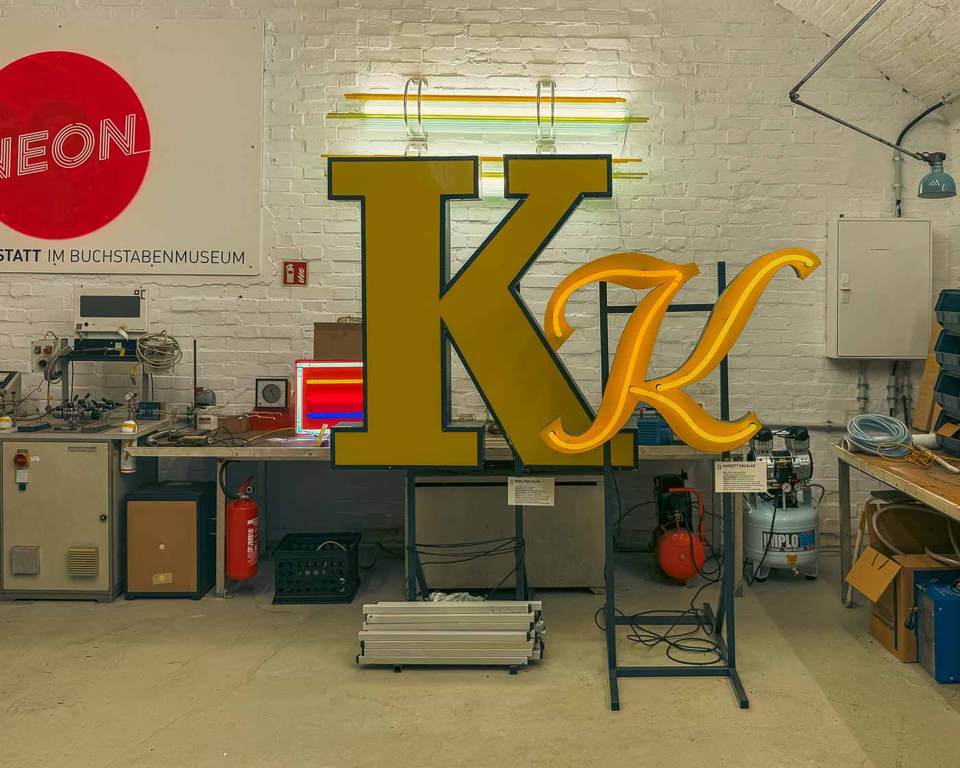 Discover the untold story behind the closure of the unique Berlin Buchstabenmuseum. Explore its iconic collection of neon signs and historic typography, and understand why this beloved, volunteer-run institution, a true piece of Berlin's identity, had to close its doors after 20 years. A must-read for anyone interested in Berlin history and urban typography.