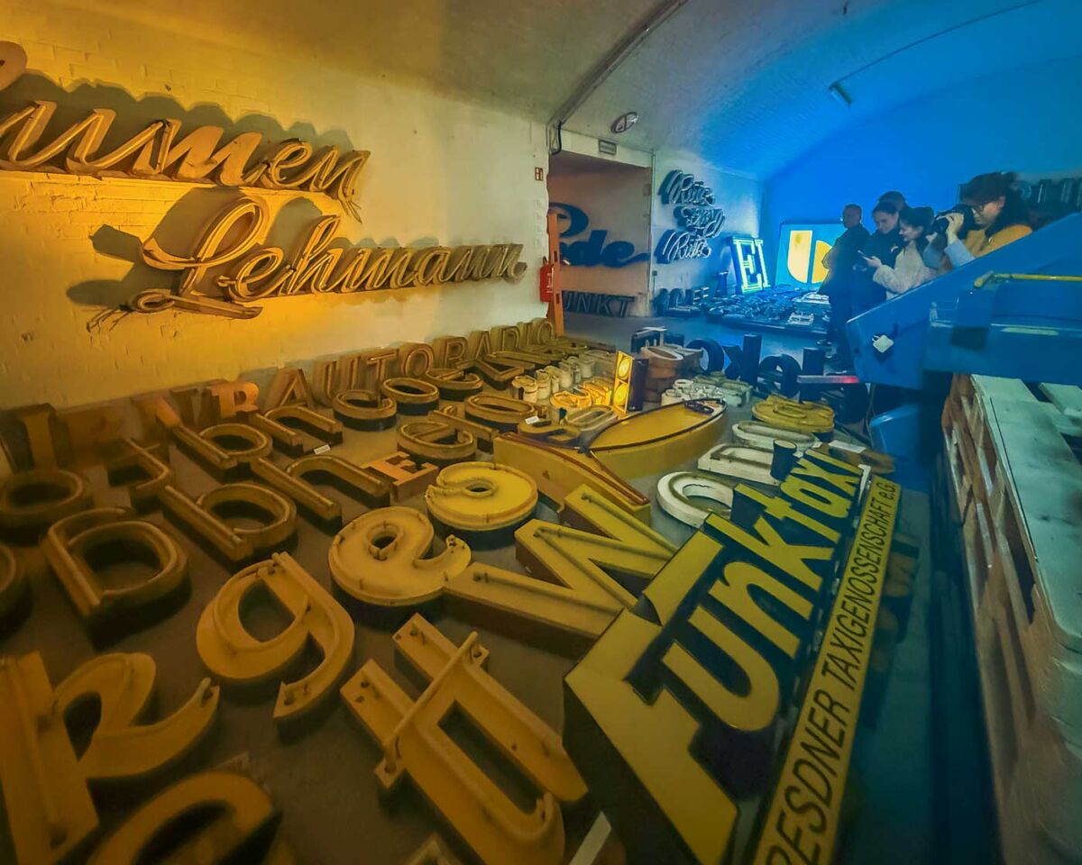 Discover the untold story behind the closure of the unique Berlin Buchstabenmuseum. Explore its iconic collection of neon signs and historic typography, and understand why this beloved, volunteer-run institution, a true piece of Berlin's identity, had to close its doors after 20 years. A must-read for anyone interested in Berlin history and urban typography.