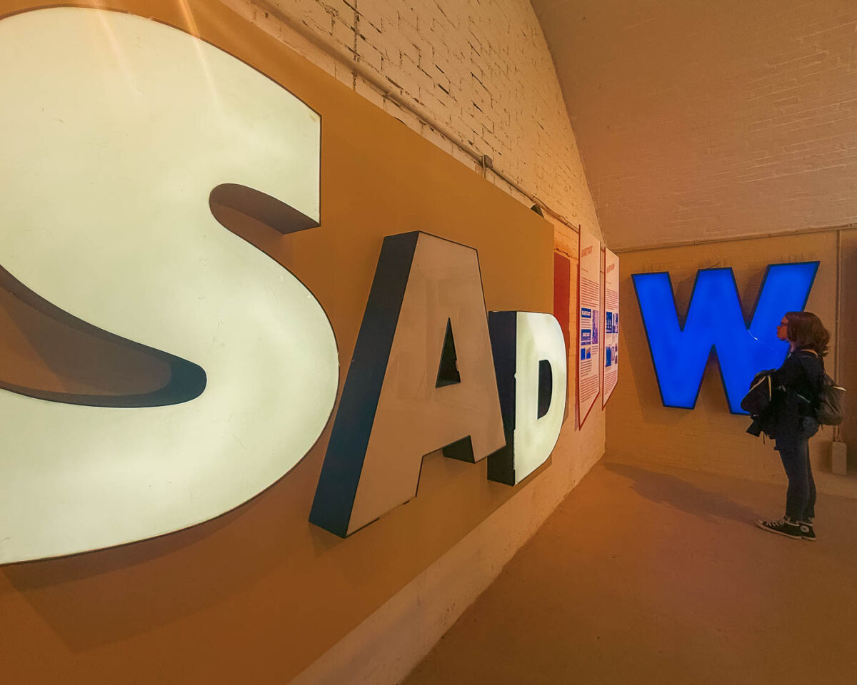 Discover the untold story behind the closure of the unique Berlin Buchstabenmuseum. Explore its iconic collection of neon signs and historic typography, and understand why this beloved, volunteer-run institution, a true piece of Berlin's identity, had to close its doors after 20 years. A must-read for anyone interested in Berlin history and urban typography.