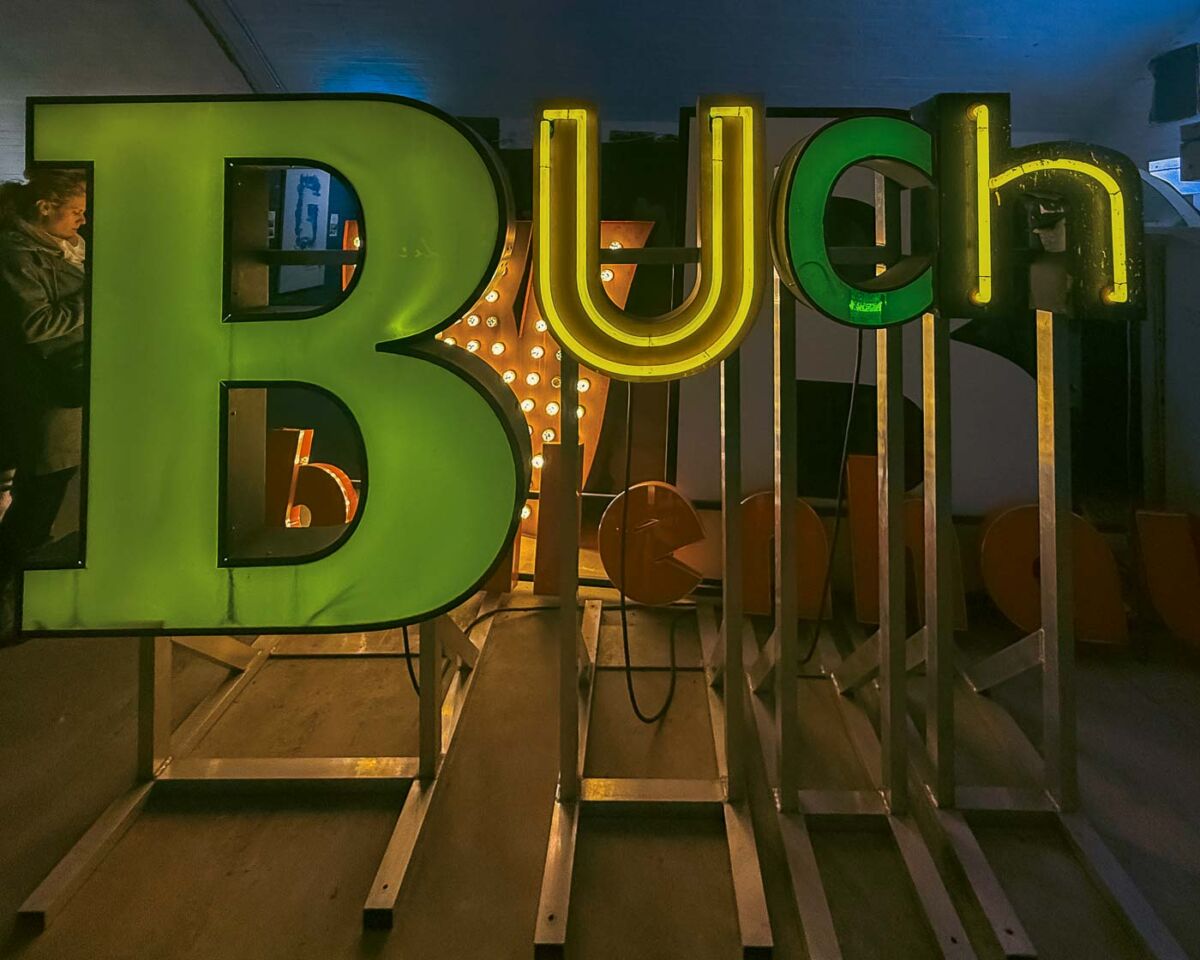 Discover the untold story behind the closure of the unique Berlin Buchstabenmuseum. Explore its iconic collection of neon signs and historic typography, and understand why this beloved, volunteer-run institution, a true piece of Berlin's identity, had to close its doors after 20 years. A must-read for anyone interested in Berlin history and urban typography.