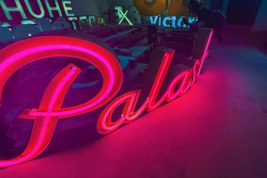 Discover the untold story behind the closure of the unique Berlin Buchstabenmuseum. Explore its iconic collection of neon signs and historic typography, and understand why this beloved, volunteer-run institution, a true piece of Berlin's identity, had to close its doors after 20 years. A must-read for anyone interested in Berlin history and urban typography.