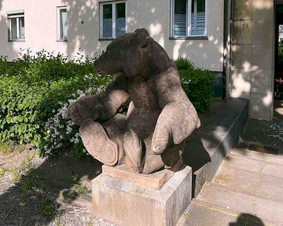 Whenever tourists think about Berlin architecture, I believe they picture two things in their minds: the modern glass buildings around Potsdamer Platz and the Prussian palaces and boulevards. But there is a massive residential complex in Berlin-Schöneberg that can tell a much more complicated story. If you are interested in history and architecture as much as I am, you shouldn’t miss the Grazer Damm housing estate. This is not a normal residential complex; this is what Nazi Germany thought about urban planning.