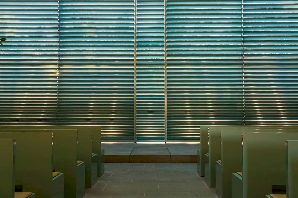 Krematorium Baumschulenweg was designed by Axel Schultes and Charlotte Frank, who also worked on the Berlin Chancellery. What they created feels less like a building and more like a sensory experience. While I was there, this was one of the many things that came to mind.