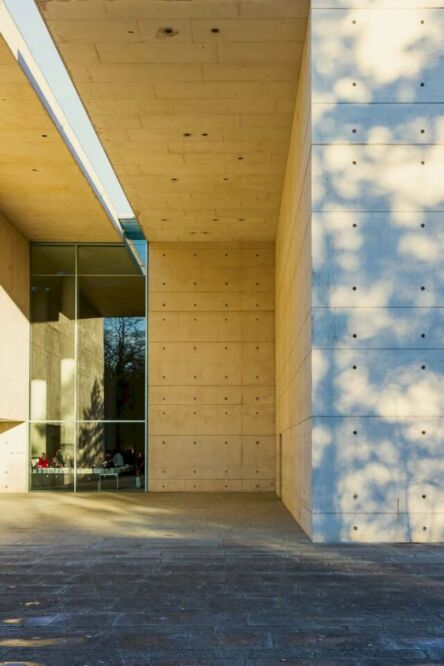 Krematorium Baumschulenweg was designed by Axel Schultes and Charlotte Frank, who also worked on the Berlin Chancellery. What they created feels less like a building and more like a sensory experience. While I was there, this was one of the many things that came to mind.