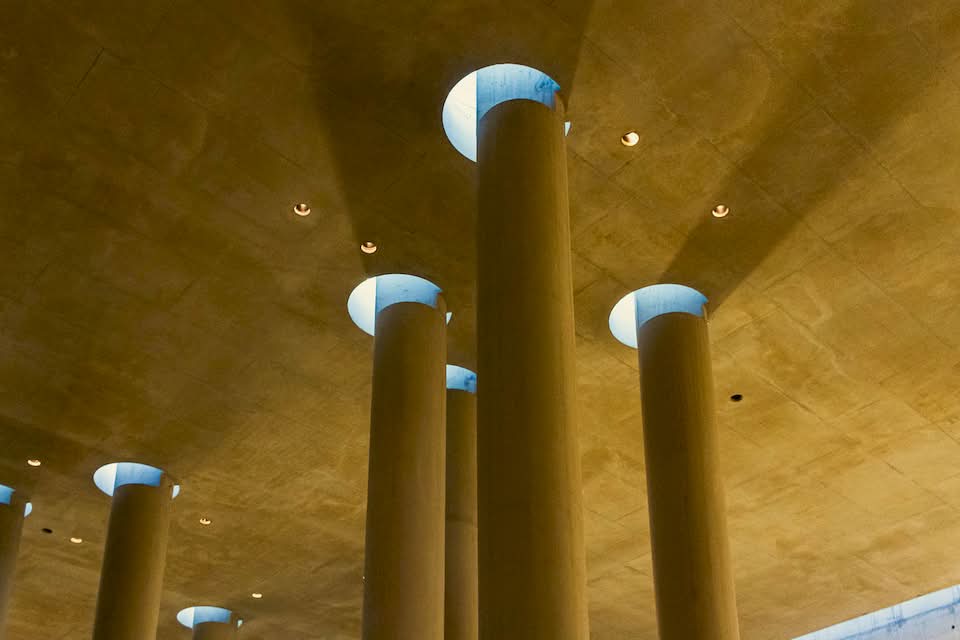 Krematorium Baumschulenweg was designed by Axel Schultes and Charlotte Frank, who also worked on the Berlin Chancellery. What they created feels less like a building and more like a sensory experience. While I was there, this was one of the many things that came to mind.