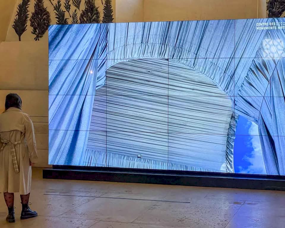 Despite being in the middle of the insane to reach Place Charles de Gaulle, the Arc de Triomphe is worth the risk of getting killed in the Paris traffic. This is one of the most famous buildings in the world and is an essential stop in any itinerary in the French capital.