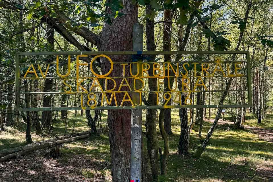Whenever I picture Sweden in my head, I think about vibrant cities, beautiful nature, and historical sites. However, hidden in a forest in the southern part of the country, you will find a spot that defies the logical and the ordinary. This is where you will find the Ängelholm UFO Memorial.