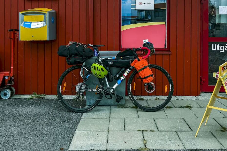 When it comes to multi-day cycling adventures, your choice of essential bikepacking gear can mean the difference between a smooth journey and a miserable long day. Bikepacking gives you more freedom than you ever thought possible. You can see beautiful scenery, ride on rough gravel paths, and enjoy the open road in ways you never have before. But getting your setup just right is the most important thing for enjoying the ride. At least for me.