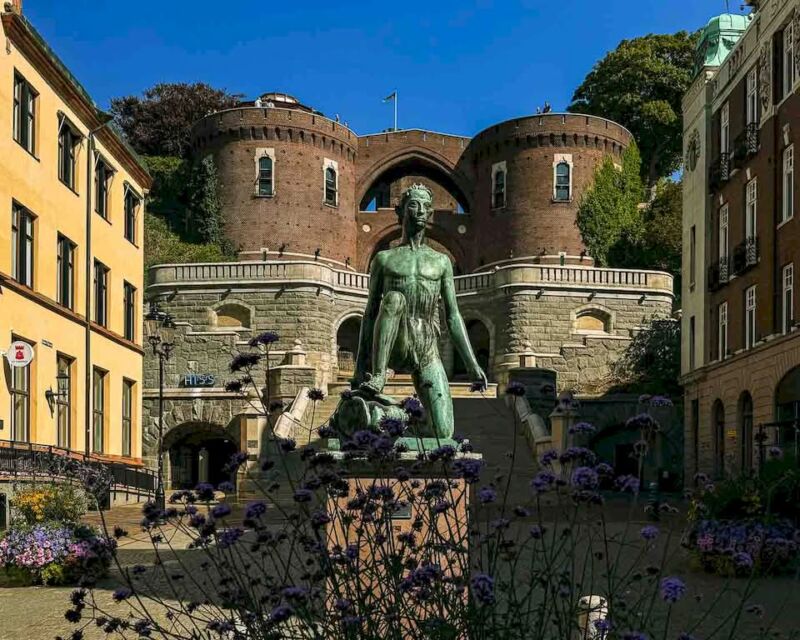 The coast between Helsingborg and Ängelholm was almost perfect for cycling. I stopped a few times to take pictures of some defensive structures on the coast that were put in place during the Second World War. In a few places, the wind was a bit more than I wanted, but it didn’t bother me much.