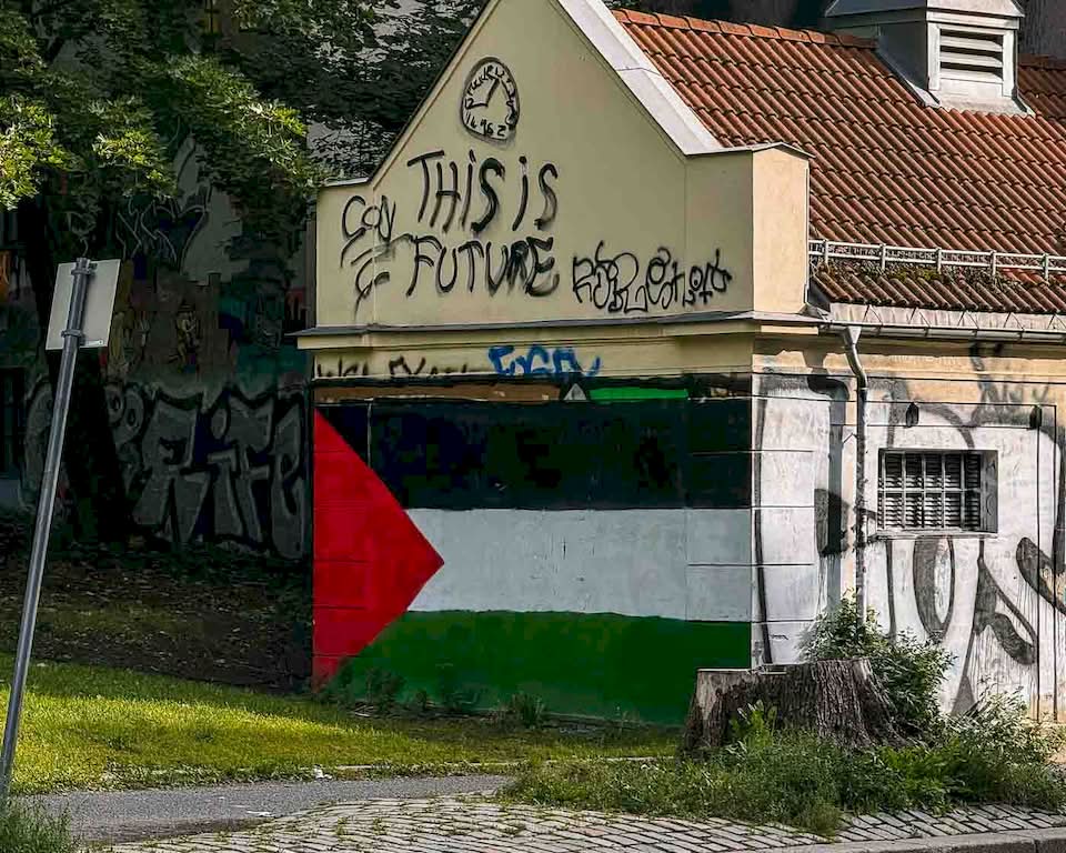 The last thing I needed to do in Oslo was to get my bike in a bag and carry it to the airport. Even though it felt like a massive thing, it was easy to carry it, and I didn’t have any problems with dispatching it and picking it up again back in Berlin. Maybe I need to do this more often.