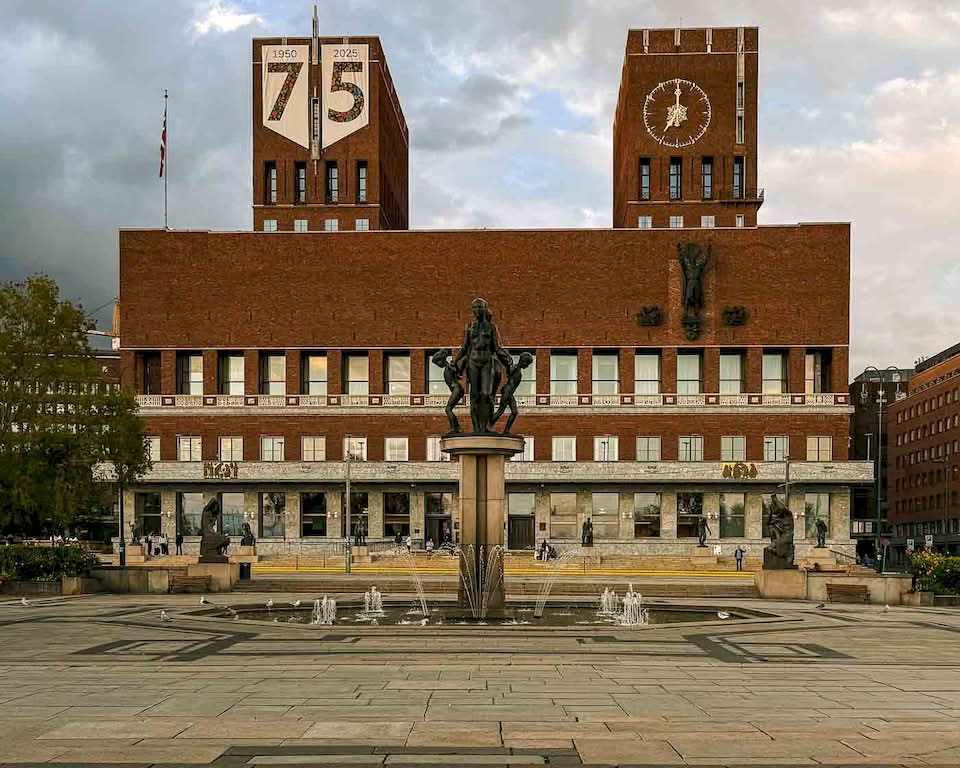 The last thing I needed to do in Oslo was to get my bike in a bag and carry it to the airport. Even though it felt like a massive thing, it was easy to carry it, and I didn’t have any problems with dispatching it and picking it up again back in Berlin. Maybe I need to do this more often.