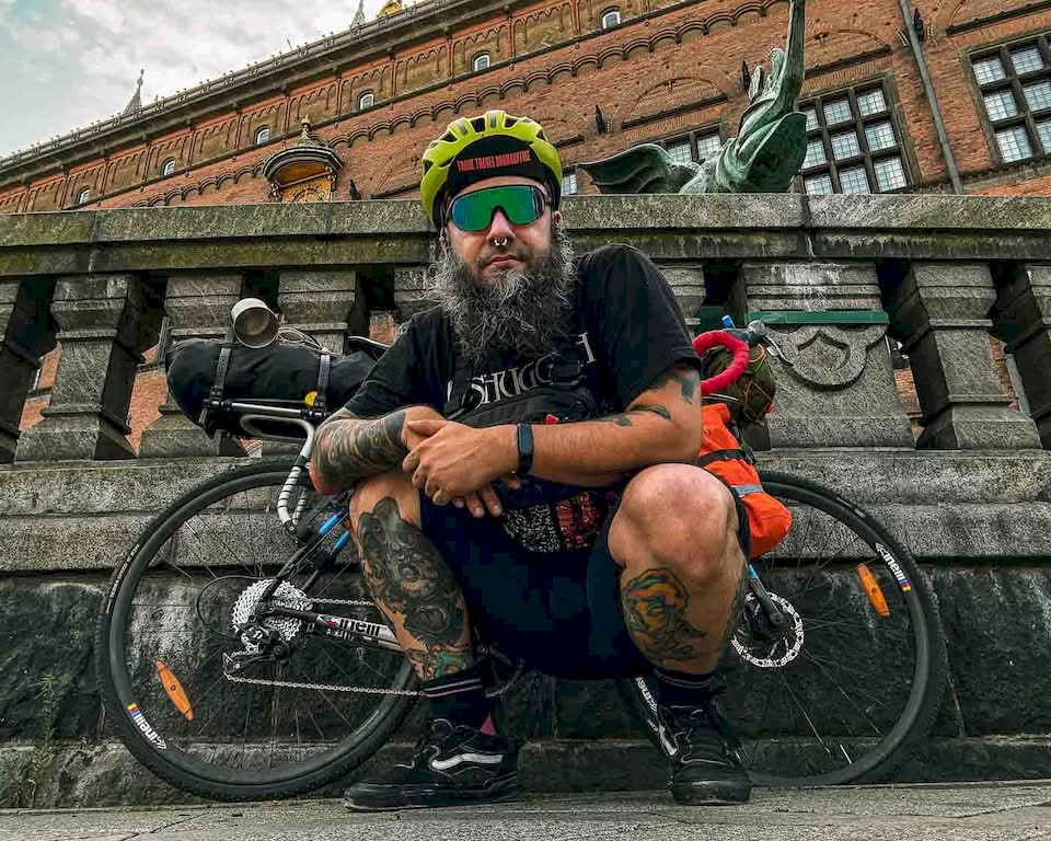 I cycled all the way to the Copenhagen Town Hall since that is where I stopped my bike ride before. I took my pictures in front of it to mark the start of my adventure and onwards to Helsingør.