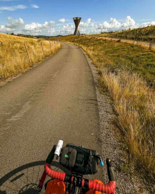 Leaving Varberg was great on the Kattegattleden. I was getting some speed and getting ahead of my schedule, and I even stopped at the Utsiktstornet Kärven and went up the tower for some panoramic pictures.