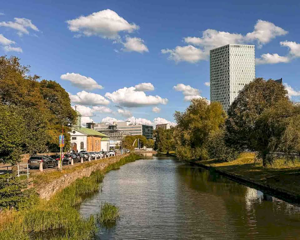 Arriving in Gothenburg was a moment filled with many feelings. Especially after everything that happened during the day. But also because that was the first time I visited the city since 2013. Gothenburg was the first city I visited in Sweden, and it will always have a place in my heart because of it. Getting there by bike made things even better.