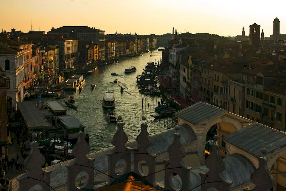 On my trip to Venice in 2024, I saw what I believe is the best and most amazing unobstructed view of Venice. And it wasn't from an ancient bell tower but from the roof of a luxury shopping center: the Fondaco dei Tedeschi. And here is the story behind the view from the Fondaco dei Tedeschi.