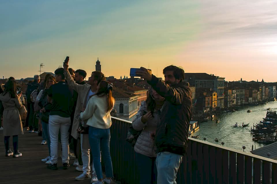 On my trip to Venice in 2024, I saw what I believe is the best and most amazing unobstructed view of Venice. And it wasn't from an ancient bell tower but from the roof of a luxury shopping center: the Fondaco dei Tedeschi. And here is the story behind the view from the Fondaco dei Tedeschi.