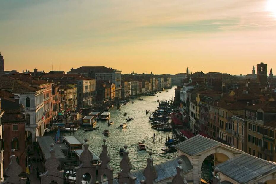 On my trip to Venice in 2024, I saw what I believe is the best and most amazing unobstructed view of Venice. And it wasn't from an ancient bell tower but from the roof of a luxury shopping center: the Fondaco dei Tedeschi. And here is the story behind the view from the Fondaco dei Tedeschi.