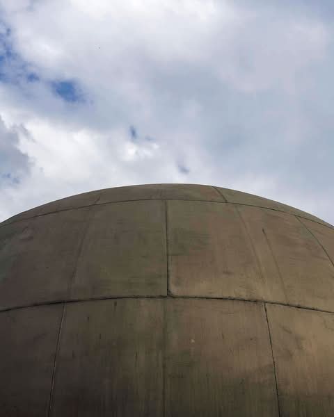 The Isothermal Spherical Laboratories are among Berlin's best-kept secrets if you value the sculptural potential of unfinished concrete and wish to see a singular piece of Cold War history.