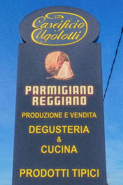 Early in 2026, I was in Bologna for a few days to celebrate a friend's birthday, and since we were a bunch of people in town, we looked for something special to do. This is how we ended up booking a Parmigiano Reggiano tour at Caseificio Ugolotti, a family-run dairy located just on the outskirts of Parma.